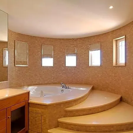 Sleeps 10 Pool Air Con Wifi Villa
